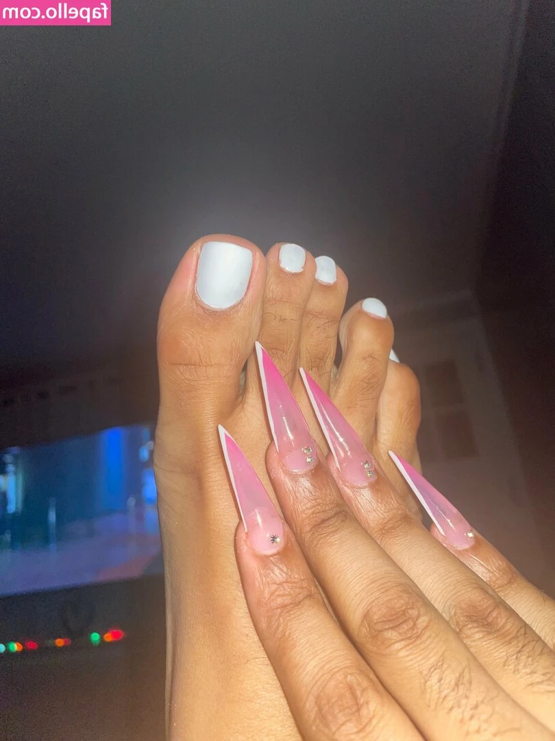 thiccythedollfree - I really liked that blue light