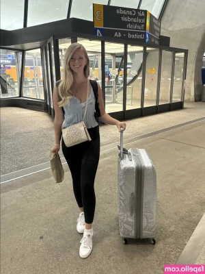 Courtney Knill [ courtney-knill-2 ] - waiting for u to text me back 🥺