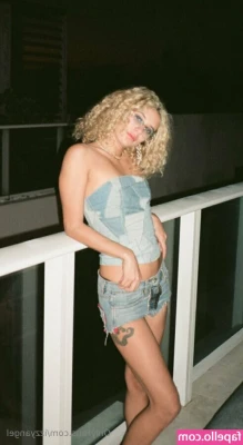 izzyangel - MY fat ass deserves a spanking...are you giving it to me?? Tip $5 if
