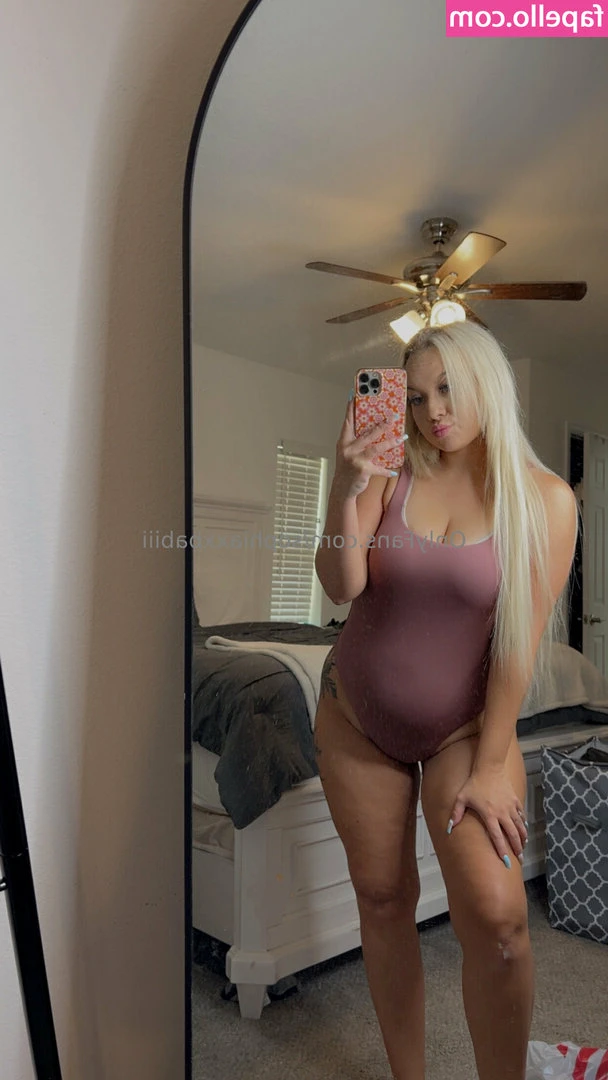 sophiaxxbabiii [ sophiaxxbabiii-2 ] - They're calling these cut-out Cuban pantyhose. 😍✨  How bad would