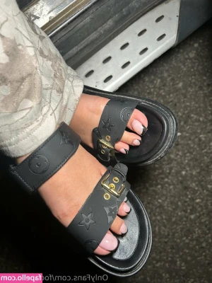footbaddieari - I'll let you sin on my creamy skin 🍆💦☺️