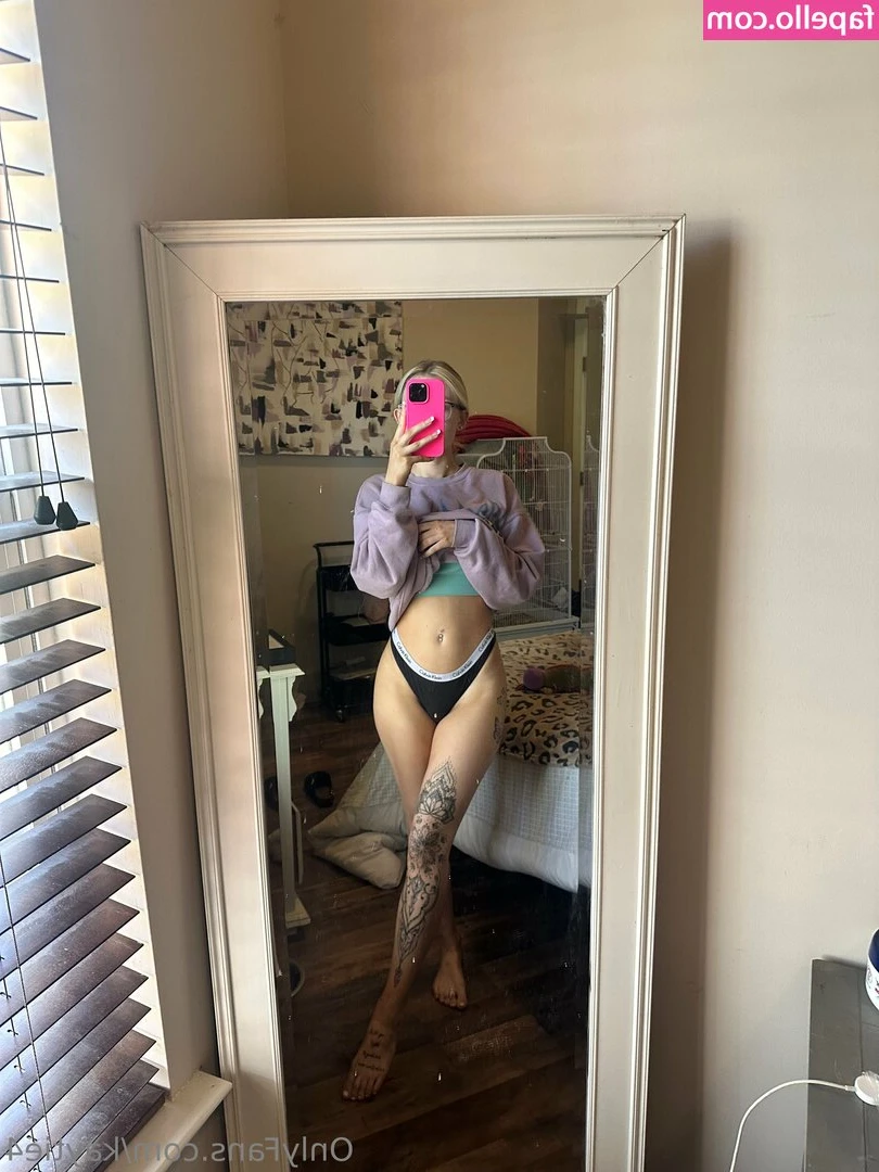 kaytie4 - I am a weak-willed, lonely, pussy-free virgin with a tiny useless