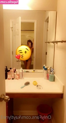 kaytie4 - Always sneaking a peek 😈!! Birthday coming up in a week !!!! Tip