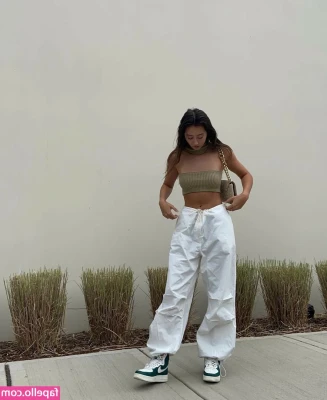 Karan Kraus [ karan-kraus ] - Would you let me send you nudes