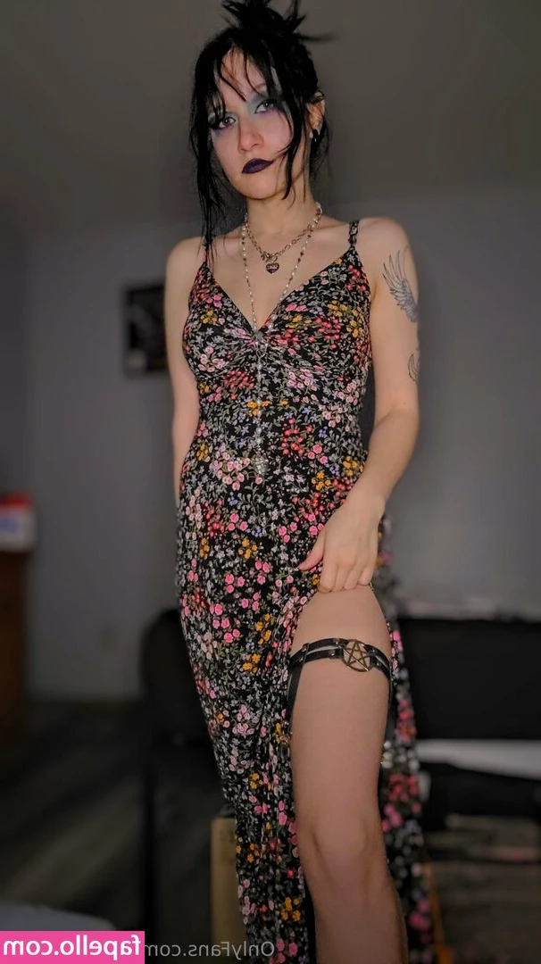 bluegothgf69 - You like my nipples babe?