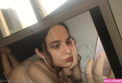 queenolii - Have you ever had a sexual encounter with a big dick girl?