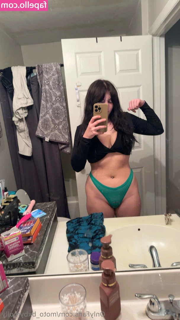 moto_bxbymolly [ moto-bxbymolly ] - Good Morning Lover, Beautiful day already and I'm already feeling a