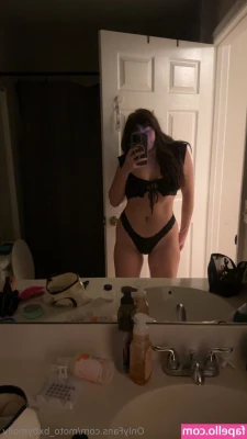 moto_bxbymolly [ moto-bxbymolly ] - waiting for you to come take a lick