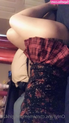 memphisgirl420 - Stream started at 09/23/2023 01:21 am