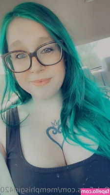 memphisgirl420 - Red or Blue?  Send tip with your choice ❤️💙