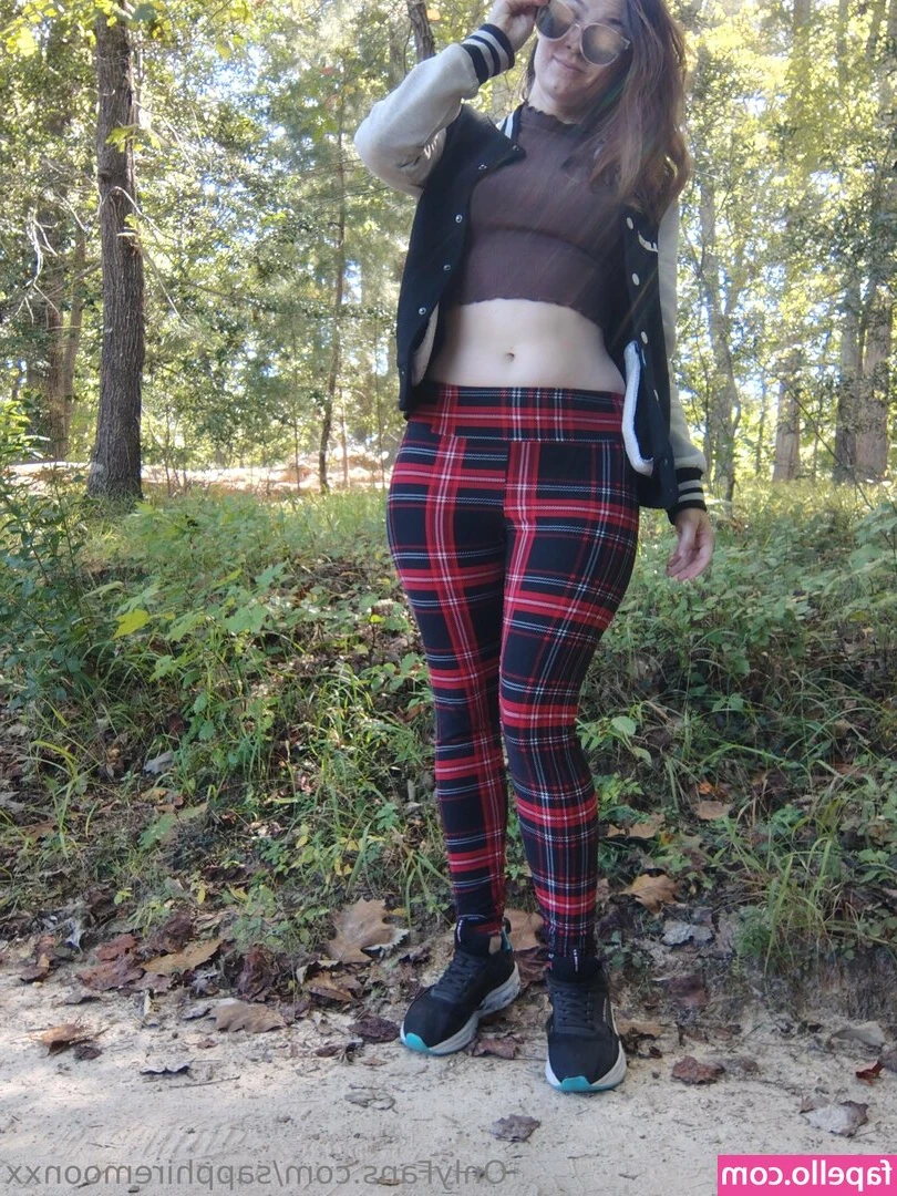 sapphiremoonxx - wanna rub your cock or your tongue all over these? 🙊