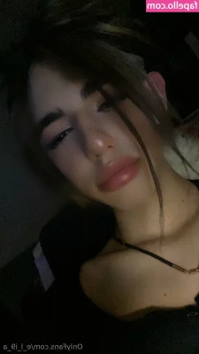 e_l_i9_a [ e-l-i9-a ] - Get on my paid page to see me naked with my toys🙈😜❤️