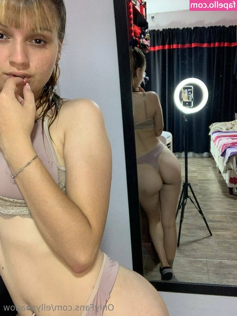 ellyshadow - Someone said "grab her by the pussy" but I d def go for the ass when
