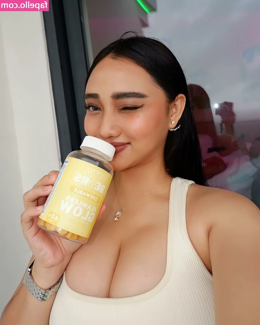 Kyrah Umadhay [ kyrah-umadhay ] - Available for video calls