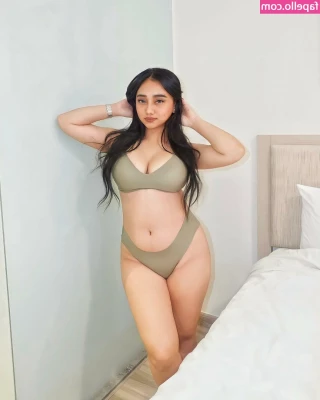 Kyrah Umadhay [ kyrah-umadhay ] - FIREWORK  With a SPLASH