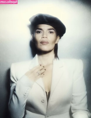 America Ferrera [ america-ferrera ] - baddie energy, blonde attitude 💅
