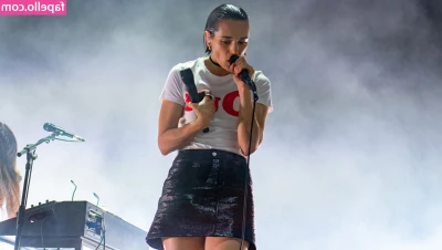 Jehnny Beth [ jehnny-beth ] - Lil roadside hula hooping in a skirt for u 😘💓