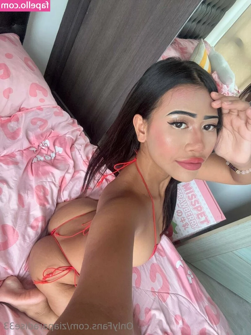 ziaparadise33 - A little late night snacc 💕 Working on new content but wanted to
