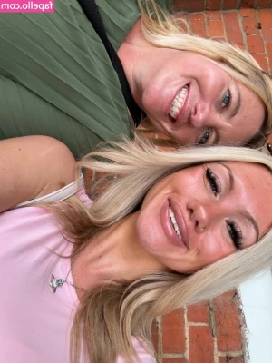 Abi Greasley [ abi-greasley ] - Two peachy humps… but is there room for you? X