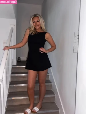 Abi Greasley [ abi-greasley ] - dont mind me, this is just how i always dress at home! 😊 hope i am