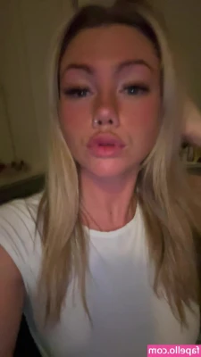 Abi Greasley [ abi-greasley ] - Нрав чулки ?)