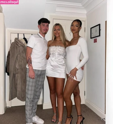 Abi Greasley [ abi-greasley ] - I like a man who can spoil me and make me feel very
