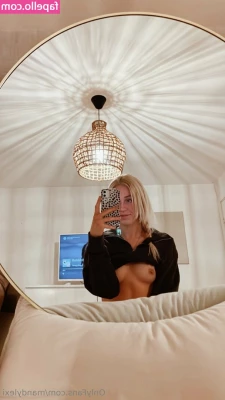 mandylexi - it’s rainy & cold… Netflix & fuck? 🤤