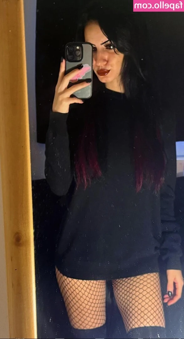 Leicester Girls [ leicester-girls ] - Whatcha doin? 🙂