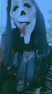 gothicclilfairy - If you were one of the many guys at Walmart scoping my titties in