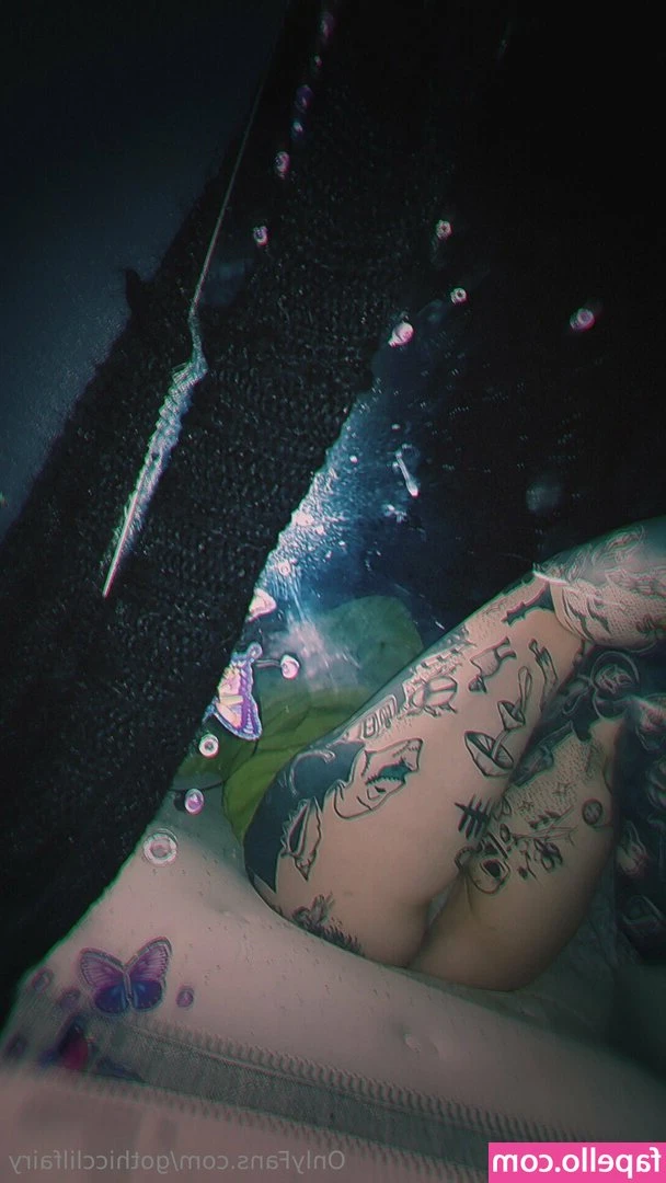 gothicclilfairy - Que ppkinha suculenta ela tem 🤤😈  @babybrazil2424   (Repost