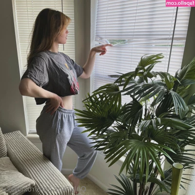 roxiotaku - I took off my shoes and walked around the park 😋 Do you want to