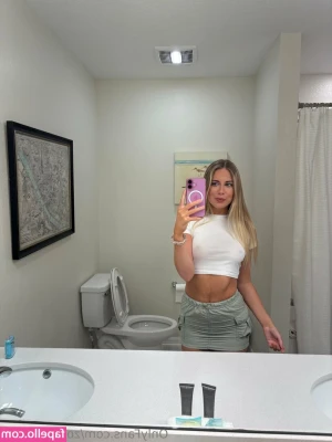 zoeykennedy - Sweetness and light? Swipe to find out .. 😈💛