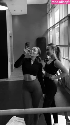 Leoobalys - @itsyourgirlroz and I doing some booty shaking 🍑🍑