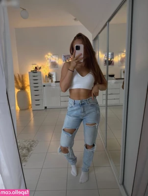 Leoobalys - Licking my heels after I made it cry 🤣