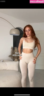 Leoobalys - Hot girls like me spend our weekends at the beach while you stay home