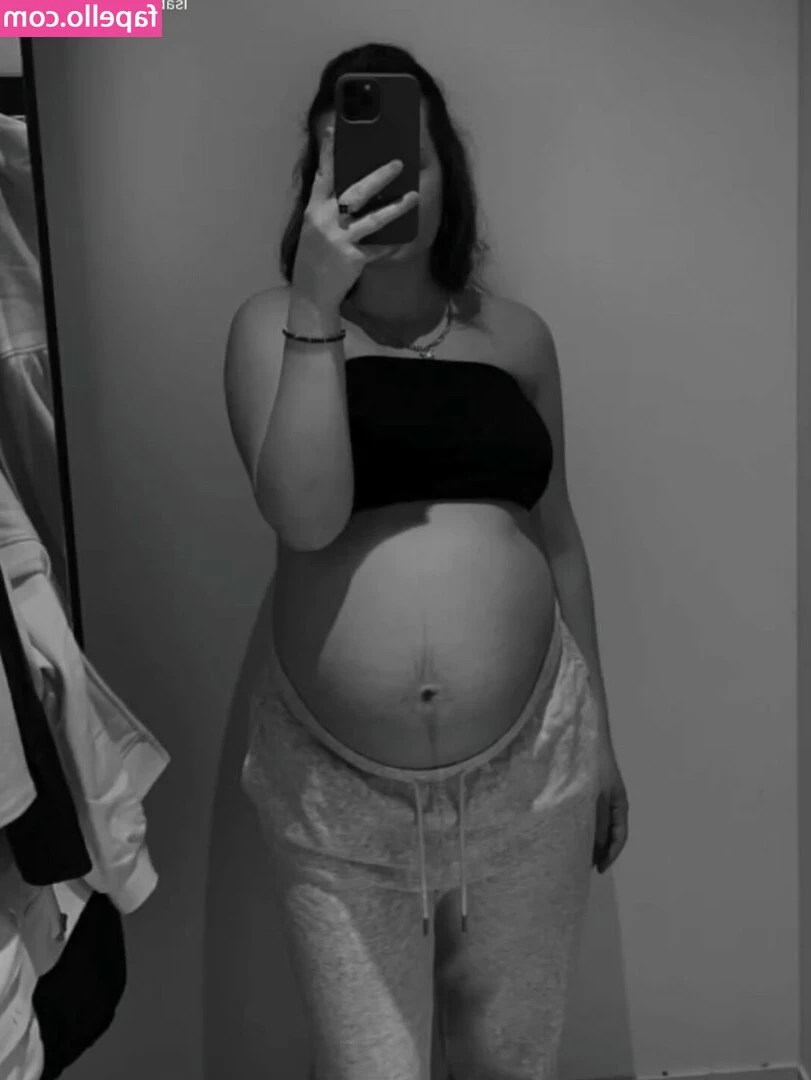 Mariya Oleksiyenko [ mariya-oleksiyenko ] - Dedos en mi apretado culo, solo piensa que si entra, de ahí no