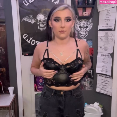 Kasey Karlsen [ kasey-karlsen ] - Oops 🫣 am I wearing panties? 🤔