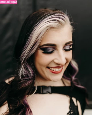 Kasey Karlsen [ kasey-karlsen ] - KISS ME.. I am Magically Delicious. 💋😉😈🔥