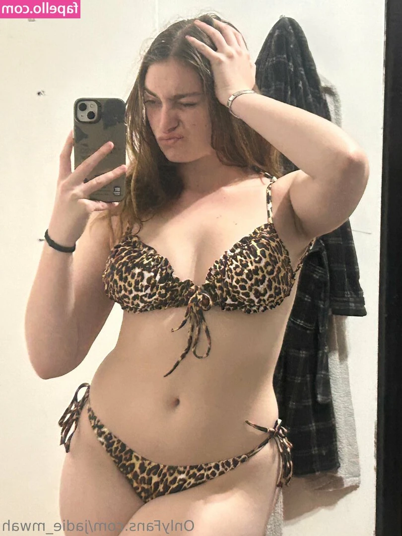 Jadie_mwah [ jadie-mwah ] - Thigh Fucking 🌸 Do you wanna fuck my thighs? Your cock feels so