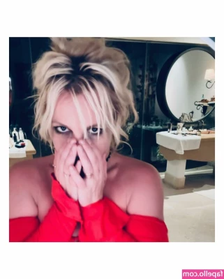 Britney Spears [ britney-spears ] - Contribute to my Machine and get a special thank you from me when I