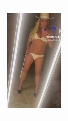 Britney Spears [ britney-spears ] - MILF Monday s update is 13 pics from my cocksucking humiliation set 