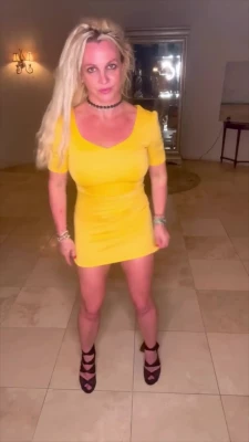 Britney Spears [ britney-spears ] - would you mind if we chilled like this
