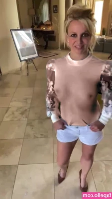 Britney Spears [ britney-spears ] - Looking for a hunting partner