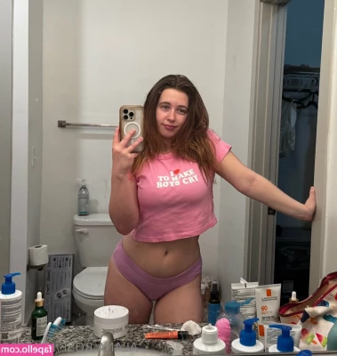 Alanarose8 [ alanarose8-13 ] - When one guy finger me  I blow the other guy  I like getting light