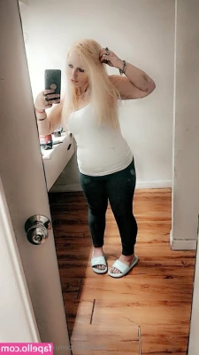 baddestbaddiequeen - GOING LIVE TOMORROW NIGHT 10:30PM EST COMMENT BELOW WHAT I SHOULD DO!