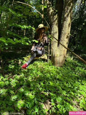 SophiaHazelnut - hose me down 💦