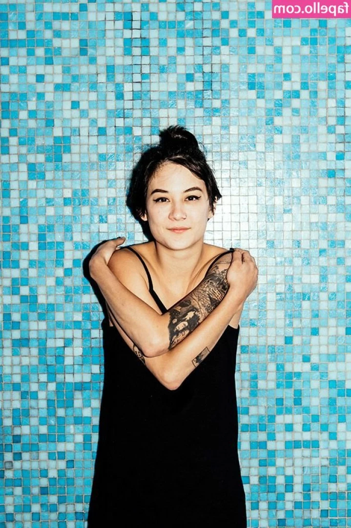 Japanese Breakfast [ japanese-breakfast ] - Excuse my dirty mirror but I m learning to enjoy the moment