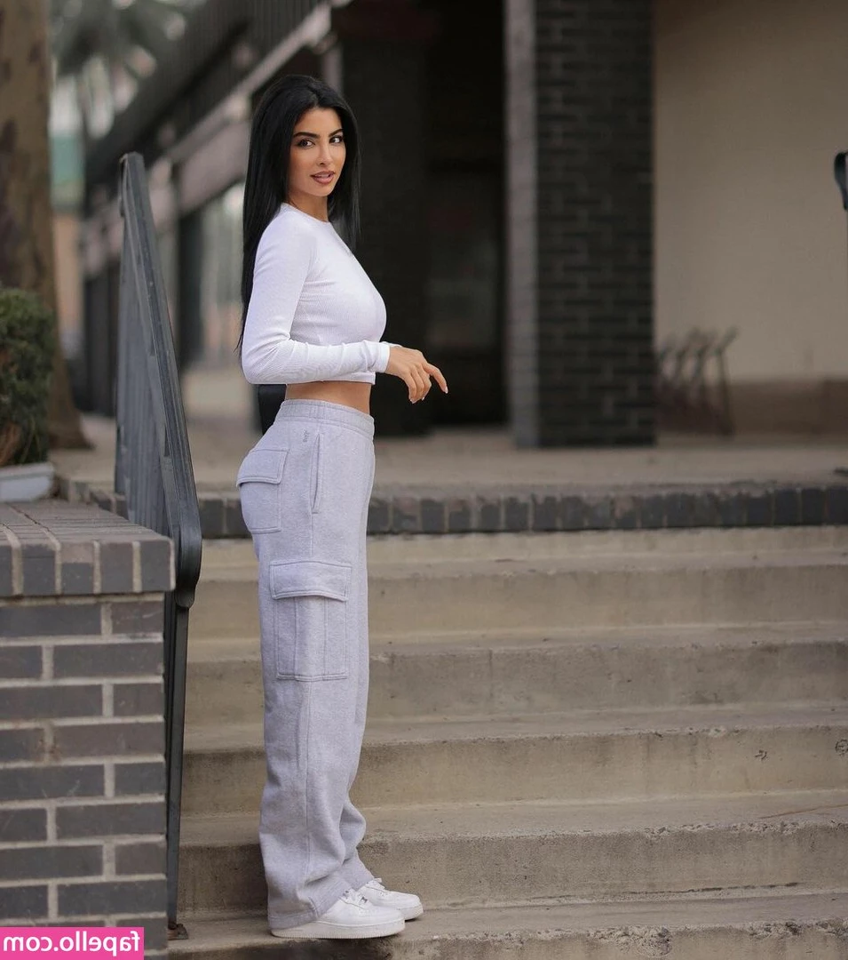 Elwa Saleh [ elwa-saleh ] - Or dirty and spread?