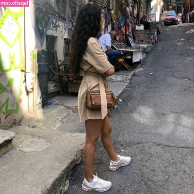 Elwa Saleh [ elwa-saleh ] - working on using my hole somewhat regularly again, enjoy