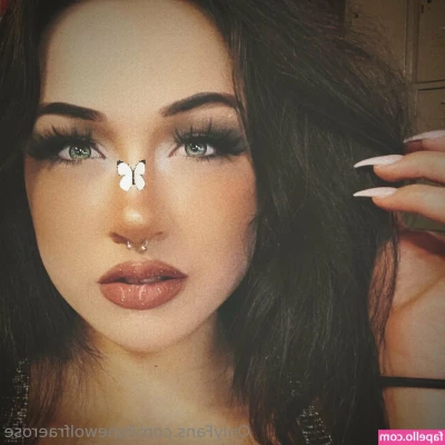 lonewolfraerose - Do I look innocent 😇 in white 🤍?